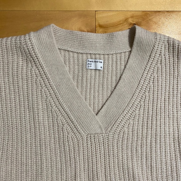 ✨NEW✨ FRANK & OAK WOMEN'S V-NECK CREAM WOOL KNIT SWEATER VEST, SMALL - Picture 2 of 5